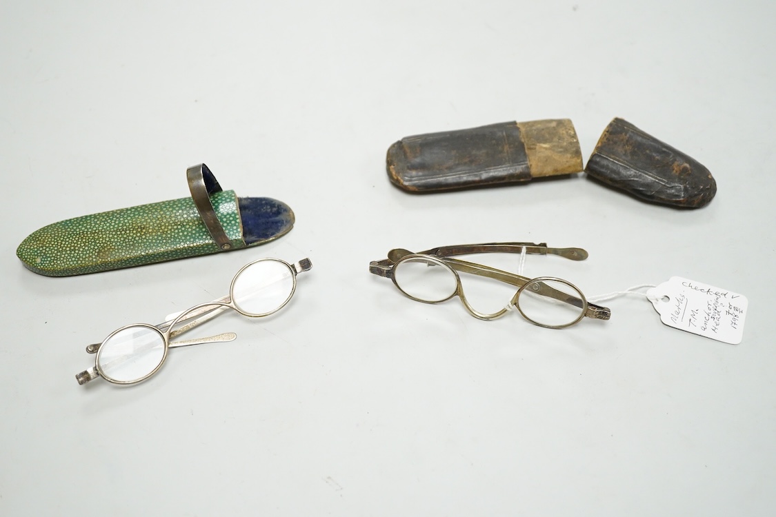 A pair of Wellsworth safety goggles with mesh sides, a pair of green tinted safety goggles with mesh sides, cased, and a pair of mesh wire sided safety spectacles with green tinted lenses (3)